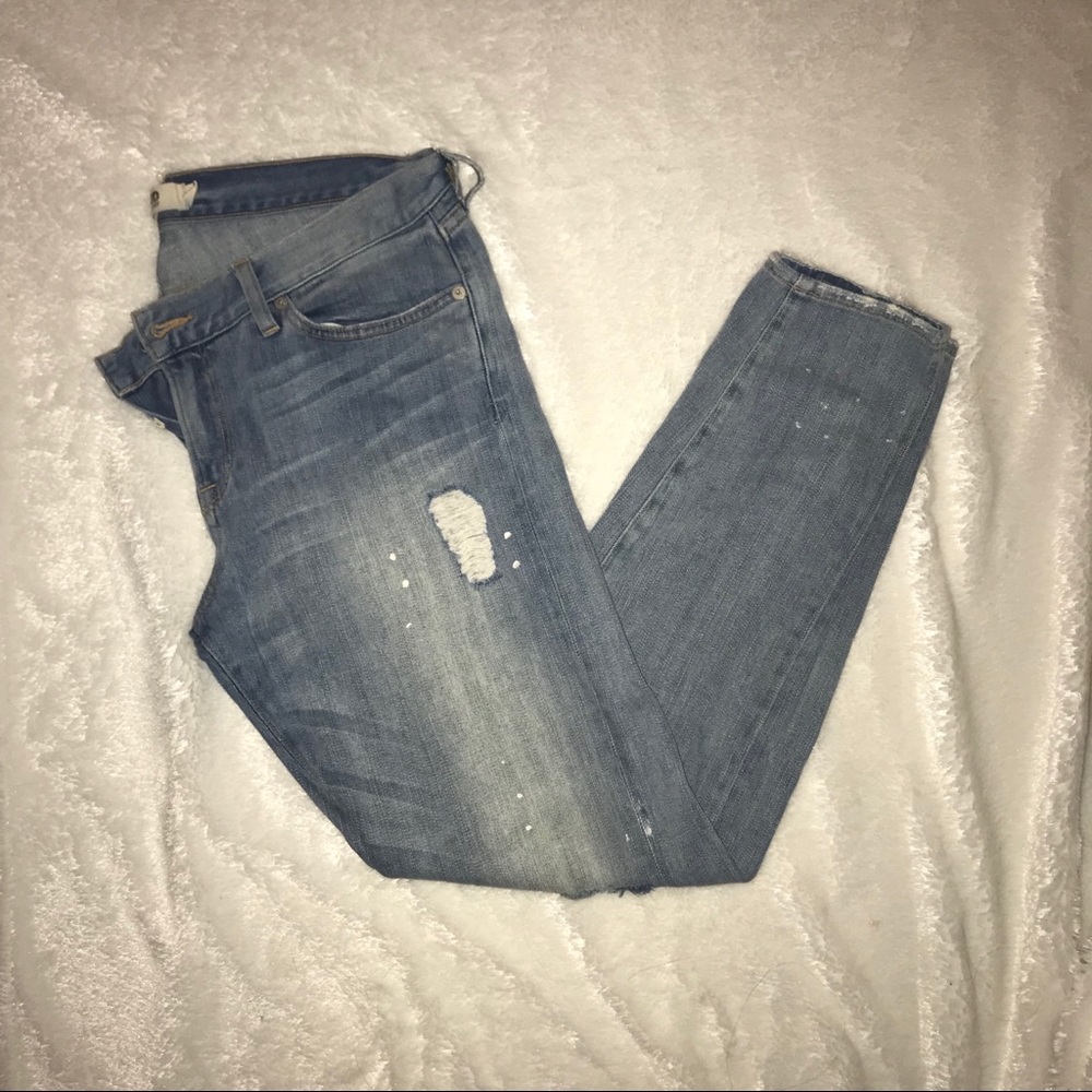 Adorable distressed Lucky Brand Jeans